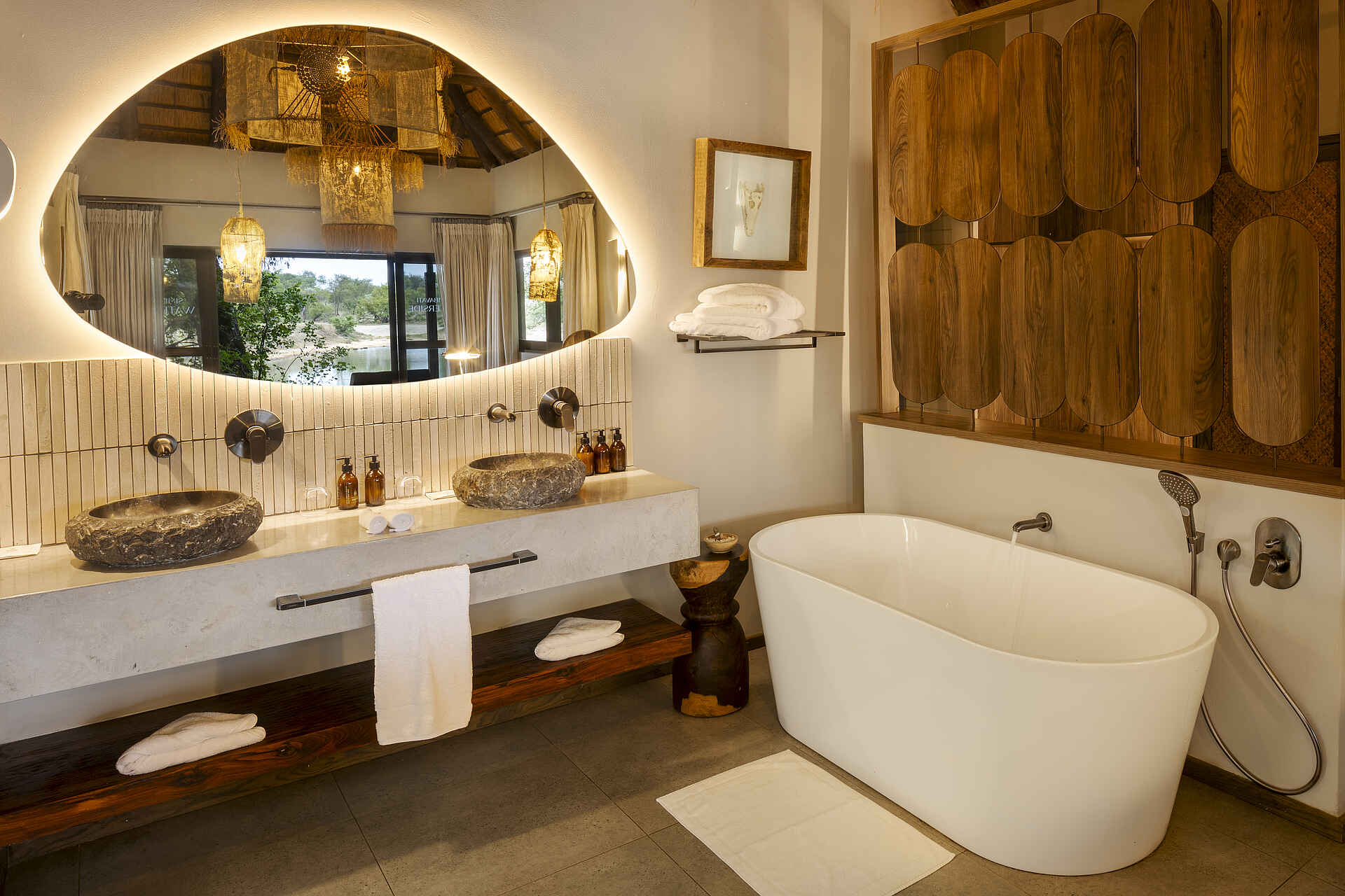 Simbavati Waterside Lodge: Das Badezimmer