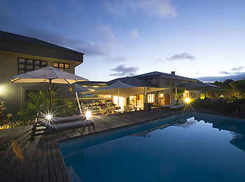 Kanonkop House: Blaue Stunde am Pool