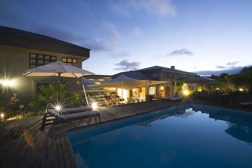Kanonkop House: Blaue Stunde am Pool Kanonkop House: Blaue Stunde am Pool