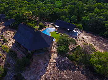Matobo Hills Lodge: Hauptgebäude und Speisesaal Matobo Hills Lodge: Hauptgebäude und Speisesaal
