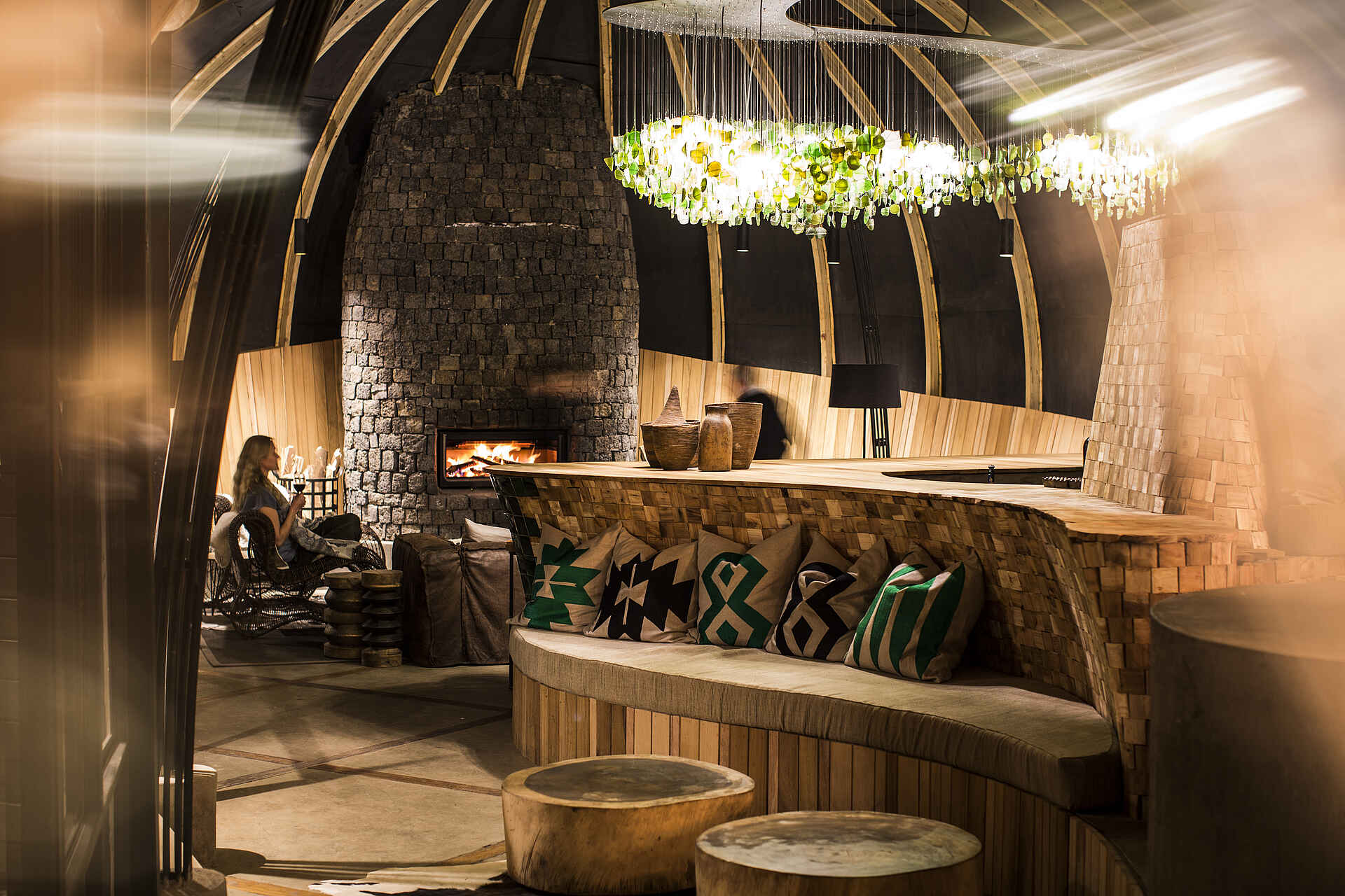 Bisate Lodge: Bar und Lounge Bisate Lodge: Bar und Lounge