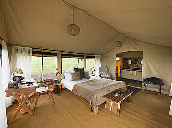 Kiota Camp: Gästezelt mit Blick zum Bad Kiota Camp: Gästezelt mit Blick zum Bad