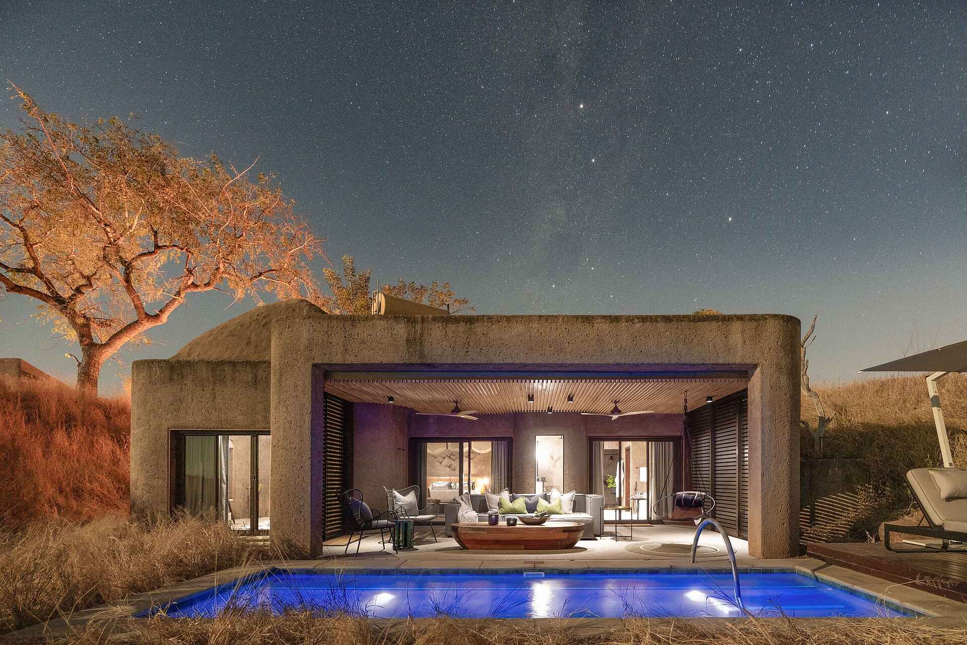 Sabi Sabi Earth Lodge: Lux Suite bei Nacht