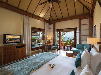 Shanti Maurice Resort & Spa: Das Schlafzimmer einer Beachfront Suite Pool Villa
