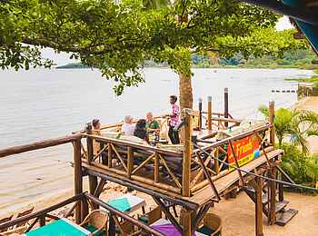 2 Friends Beach Hotel: Service auf der Strandterrasse