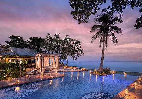 Bumi Hills Safari Lodge: Sala am Pool Bumi Hills Safari Lodge: Sala am Pool