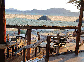 Desert Homestead: Hölzerne Überdachung