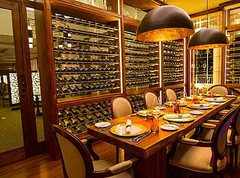 Hemingways Nairobi: Weinkeller Hemingways Nairobi: Weinkeller