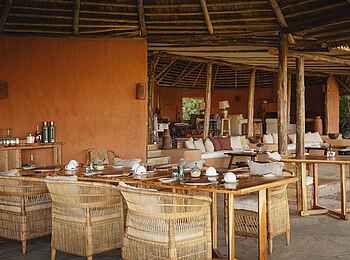 Kusini Serengeti Camp: Blick in die Lounge