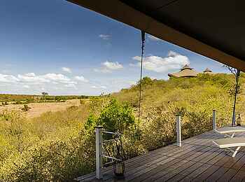 Mahali Mzuri: Blick vom Holzdeck