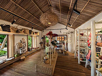 Constance Tsarabanjina: Im Shop Constance Tsarabanjina: Im Shop