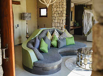 Etosha Oberland Lodge: Lounge Sofa Etosha Oberland Lodge: Lounge Sofa