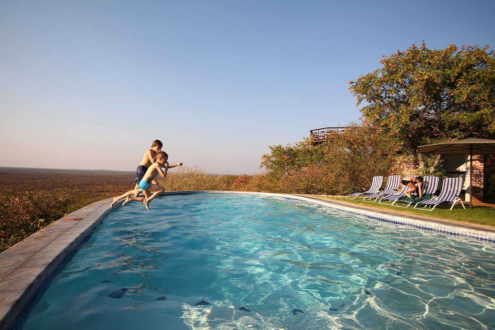 Etosha Safari Lodge: Badespaß Etosha Safari Lodge: Badespaß