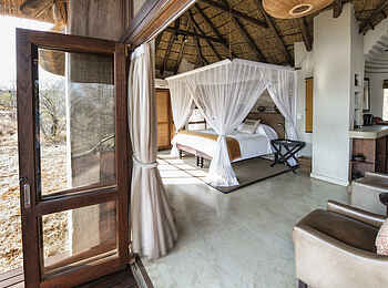 Impodimo Game Lodge: Luxury Suite Impodimo Game Lodge: Luxury Suite