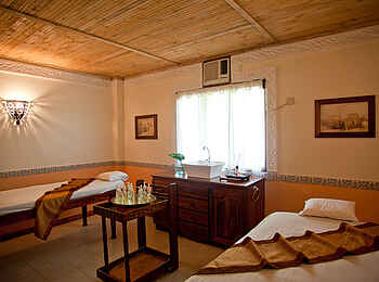 Kinasi Lodge: Raum für entspannende Massagen Kinasi Lodge: Raum für entspannende Massagen