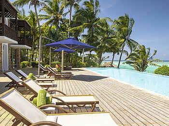Melia Zanzibar: Poolliegen beim The Level Pool Melia Zanzibar: Poolliegen beim The Level Pool