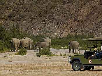 Okahirongo Elephant Lodge: Auf den Spuren der Elefanten