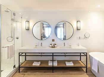 Riverdene Family Lodge: Gästebad Riverdene Family Lodge: Gästebad