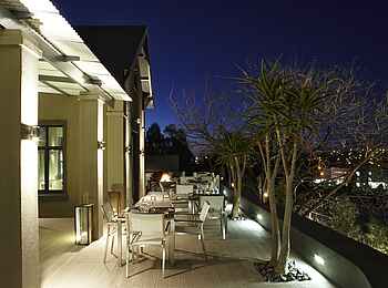 The Olive Exclusive: Außenansicht - Veranda bei Nacht