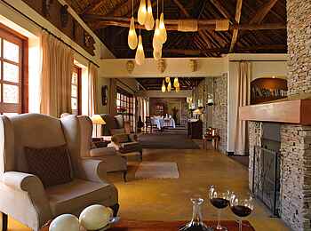 Mara Bushtops: Kamin im Hauptzelt