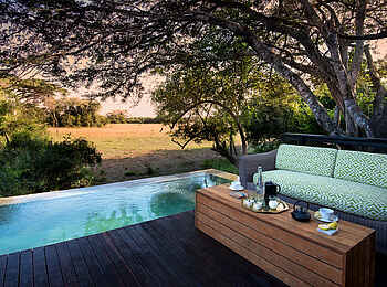 andBeyond Phinda Vlei Lodge: Terrasse mit Pool