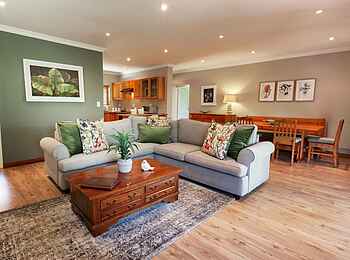 Oliver's: Luxury Family House Lounge Oliver's: Luxury Family House Lounge