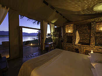 Ruckomechi Camp: Abend im Zelt Ruckomechi Camp: Abend im Zelt