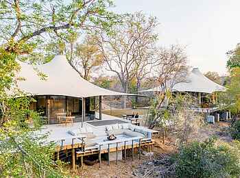 Saseka Tented Camp: Blick auf den Zentralbereich Saseka Tented Camp: Blick auf den Zentralbereich