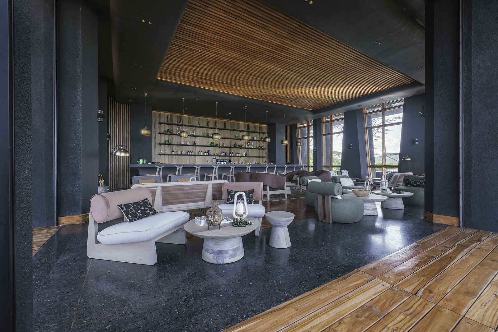 Serengeti Explorer: Die Lounge der Bar Serengeti Explorer: Die Lounge der Bar