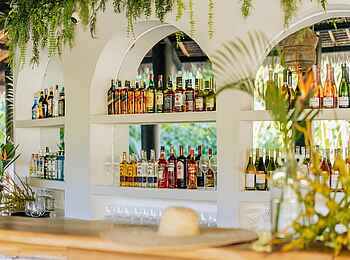 Ycona Luxury Resort: Hearth of Zanzibar Restaurant Bar