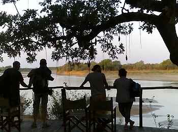 North Luangwa River Lodge and Camp: Blick zum Fluss North Luangwa River Lodge and Camp: Blick zum Fluss