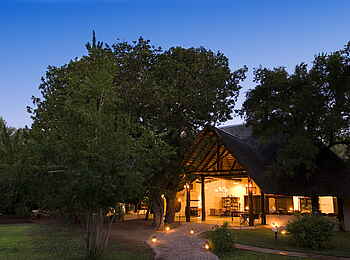 &Beyond Ngala Safari Lodge: Hauptgebäude