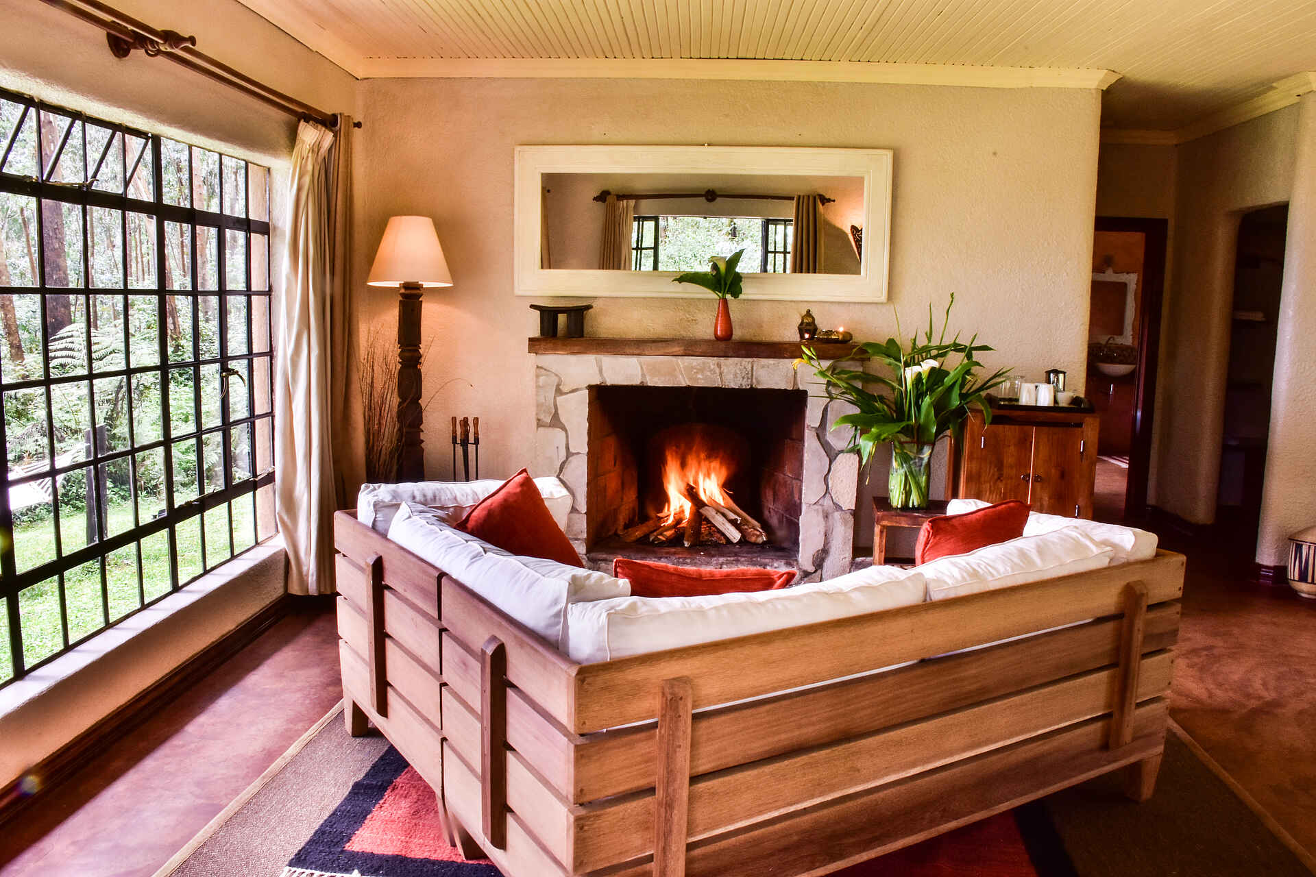 Sabyinyo Silverback Lodge: Kaminofen der Suite Sabyinyo Silverback Lodge: Kaminofen der Suite