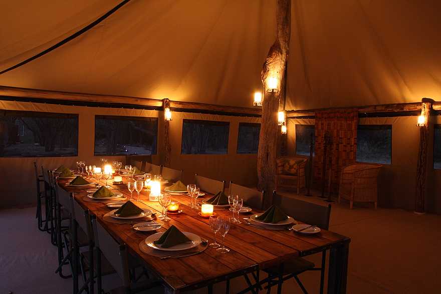 Sango Safari Camp: Dinner Sango Safari Camp: Dinner