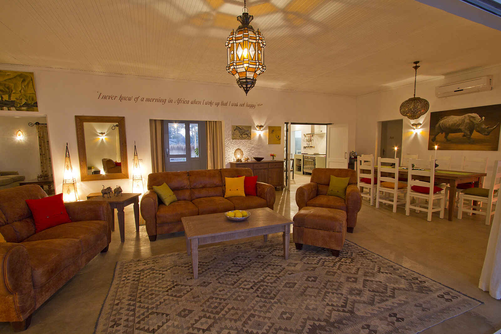 The River Farmhouse: Main Lounge The River Farmhouse: Main Lounge