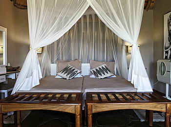 Vingerklip Lodge: Innenansicht Gästechalet mit Doppelbett