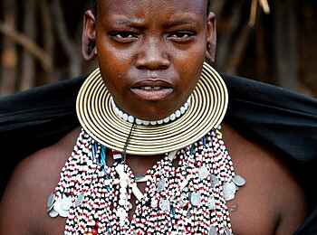 Legendary Mwiba Lodge: Junger Krieger Legendary Mwiba Lodge: Junger Krieger