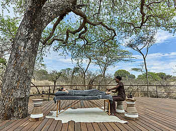 Legendary Mwiba Lodge: Massage im Freien Legendary Mwiba Lodge: Massage im Freien