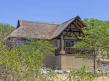 Epacha Game Lodge and Spa: Ein Chalet mit seiner privaten Terrasse
