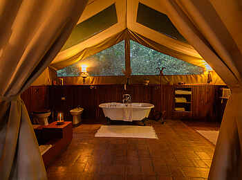 Governors' Il Moran Camp: Eigene Wanne im geräumigen Bad des Gästezeltes