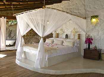 Kaya Mawa: Doppelbett