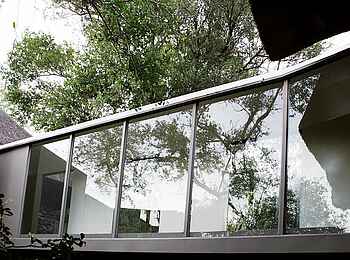 Londolozi Founders Camp: Glasfront Londolozi Founders Camp: Glasfront