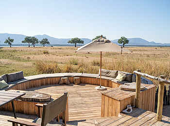 Nyamatusi Mahogany: Sitzbereich draussen