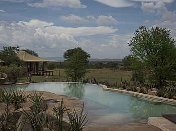 Sayari Camp: Felsenpool mit Blick Sayari Camp: Felsenpool mit Blick