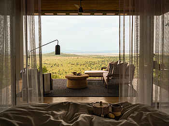 Singita Milele: Blick auf die Veranda aus dem Bett