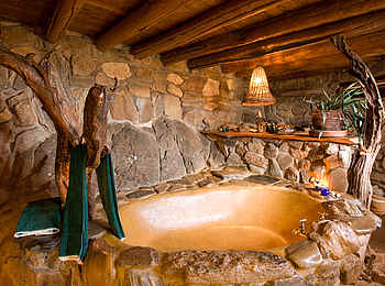 Ol Malo: Natursteinwanne