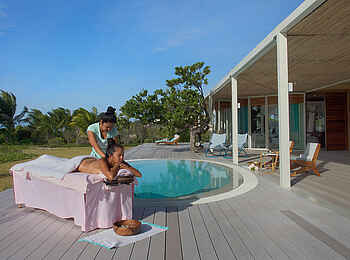 Time + Tide Miavana: Outdoor-Massage