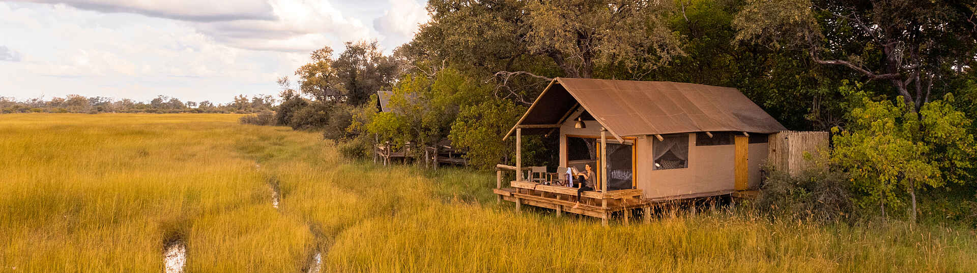 Little Sable Camp: Zelt von außen Blick auf eines der Zelte in Little Sable Camp