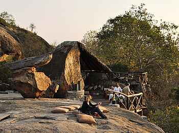 Maweninga Camp: Abendsonne auf den Felsen