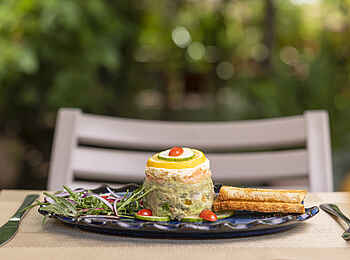 Sedia Riverside Hotel: Leichter Lunch
